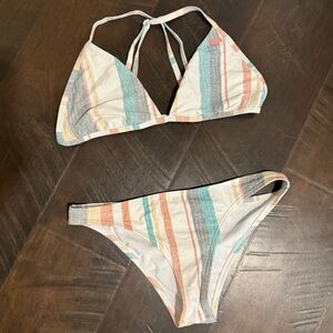 Roxy bikini, size Large top, Medium bottom.